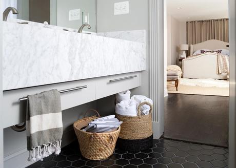 Baño en suit cierra la puerta