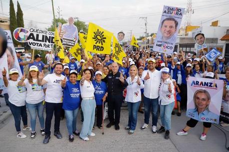 Enrique Galindo resalta logros en pavimentación y servicios médicos durante su campaña en San Luis Potosí