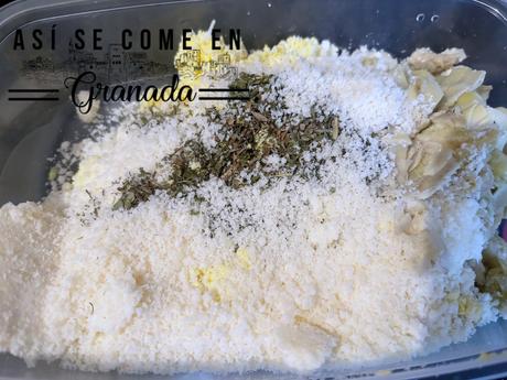 Noodles con alcachofas en conserva