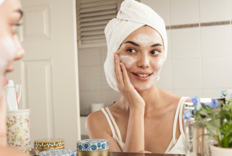 Evaluando la Eficacia de los Cosméticos Clásicos Frente a las Fórmulas Modernas Evaluando la Eficacia de los Cosméticos Clásicos Frente a las Fórmulas Modernas