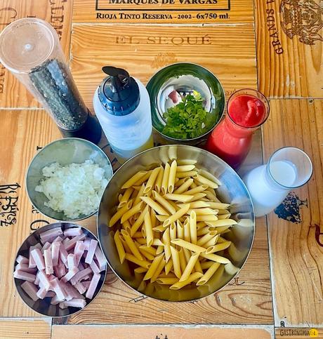 Penne al baffo, una simple receta de pasta cremosa que haremos en 20 minutos