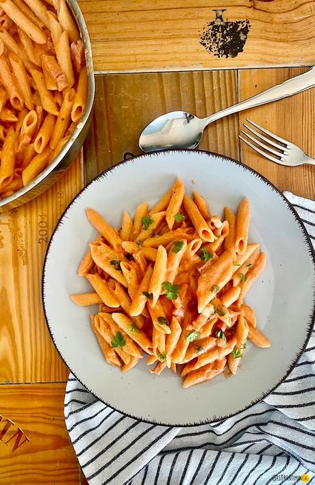 Penne al baffo, una simple receta de pasta cremosa que haremos en 20 minutos