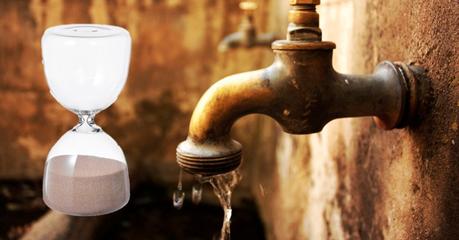 Interapas promueve el uso de reloj de ducha para fomentar el ahorro de agua en San Luis Potosí