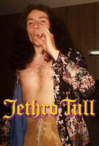 Efemérides del Rock y Heavy Metal: Que pasó un 02 de Mayo Efemérides del Rock y Heavy Metal: Que pasó un 02 de Mayo