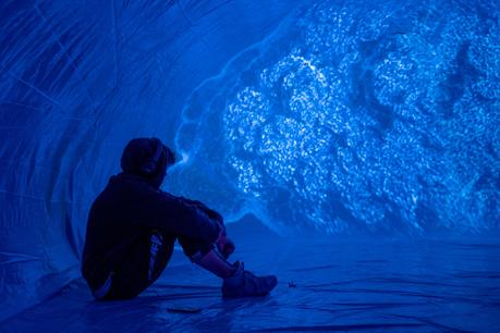 GAM: La performance se instala uniendo sonido, danza y luz performance03