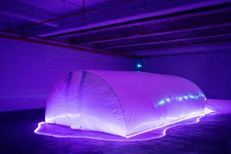 GAM: La performance se instala uniendo sonido, danza y luz performance04