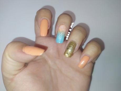 Diseño de uñas en naranja, el Color Pantone del 2024