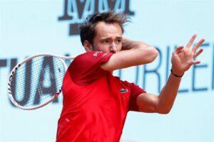 Medvedev en duda para el Masters de Roma debido a lesión en la cadera