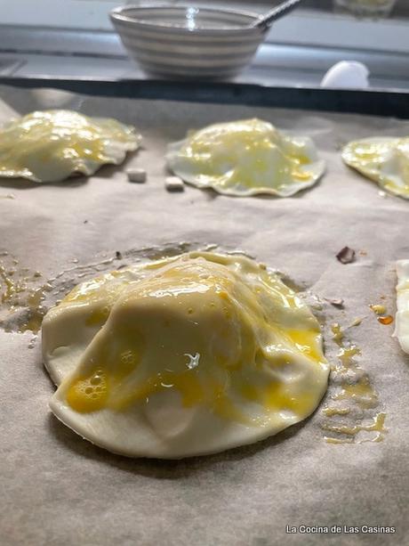 Tatin Individual de champiñones, puerro, pimiento, queso y miel