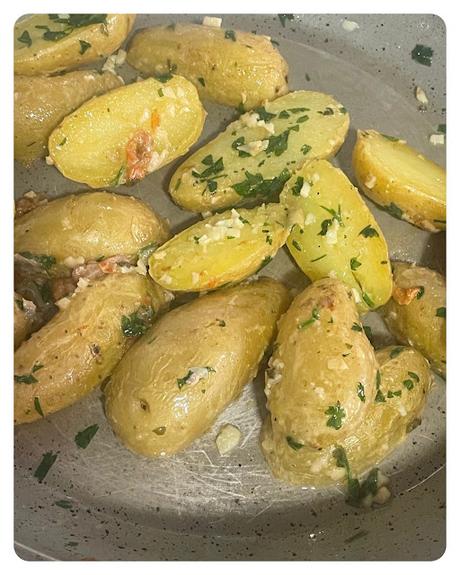 🐡  Gallineta a la plancha 🌶️ 🧂 Con Ajo y Perejil 🧄 🫒 Y Guarnición de patatas 🍋🐡