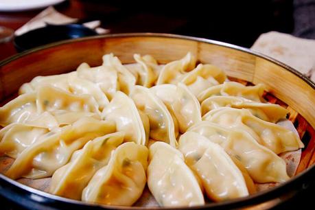 Hutong el sabor de Singapur en Burdeos Una vaporera de bambú para wontons en el restaurante Hutong de Burdeos
