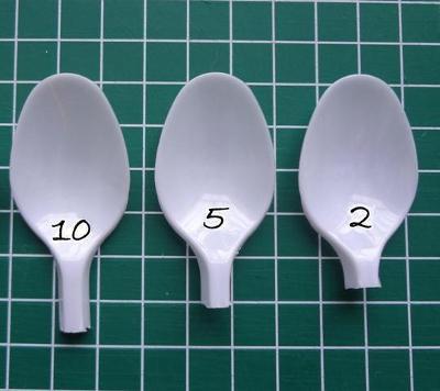 cucharas_plastico Convierte cucharas en rosas