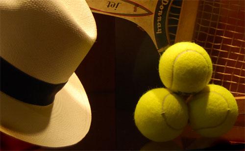 Tenis y Sombreros