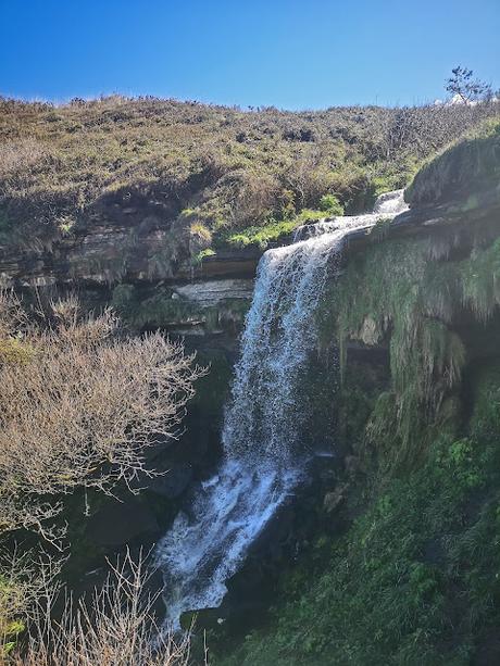 Cascada la Mexona y Playa de Merón