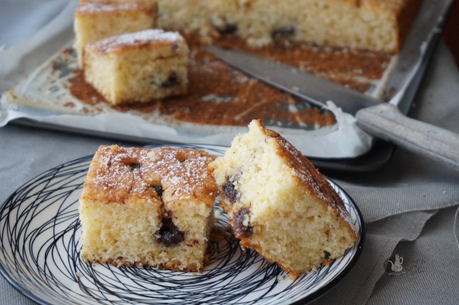 Coca de llanda con chocolate Coca de llanda con chocolate