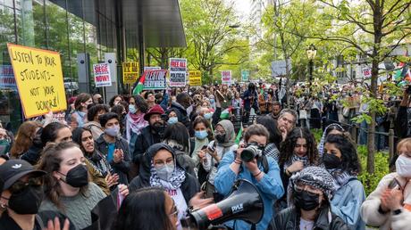 Protesta estudiantil en Nueva York, contra la masacre en Gaza y la ocupación israelí. Alrededores de la New York University