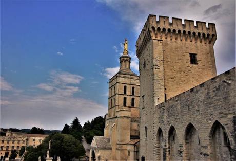Avignon: Guía de Viaje y Consejos Útiles