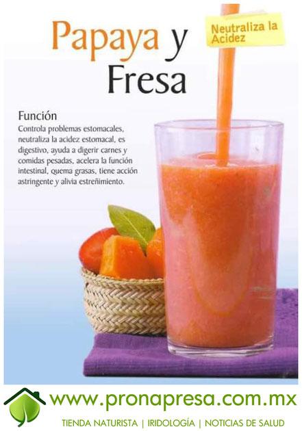 Jugo Natural de Papaya y Fresa: Neutraliza la acidez