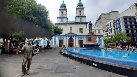 ECUADOR :  GUAYAQUIL Y EL BARRIO DE PEÑAS