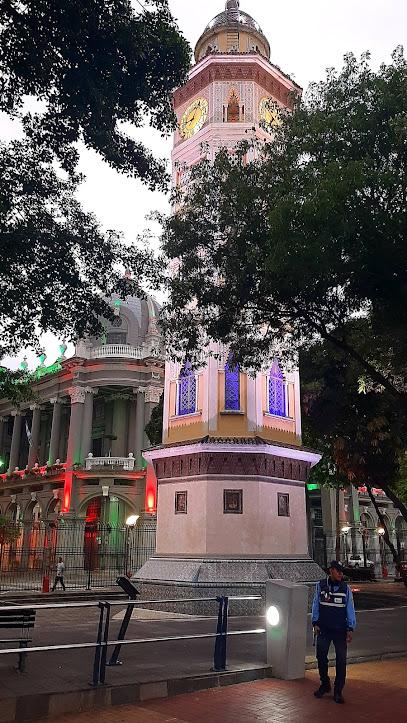 ECUADOR :  GUAYAQUIL Y EL BARRIO DE PEÑAS