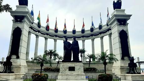 ECUADOR :  GUAYAQUIL Y EL BARRIO DE PEÑAS