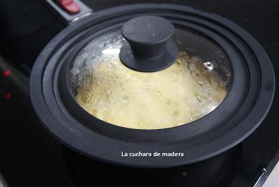 ROLLO DE QUESO Y ESPARRAGOS VERDES ROLLO DE QUESO Y ESPARRAGOS VERDES