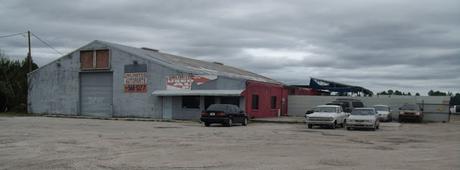 Comercios y talleres en la SR 50