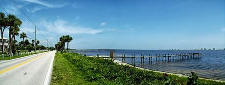 Indian River Drive hacia el norte en Walton