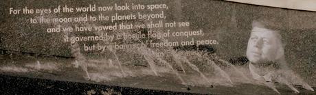 A la entrada del Kennedy Space Center