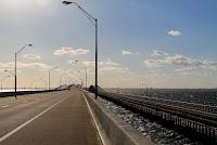 Gandy Bridge con el antiguo al lado