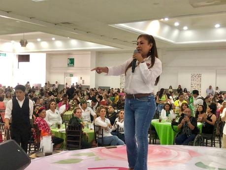 Sonia Mendoza Díaz recibe fuerte apoyo femenino en su carrera hacia la alcaldía de San Luis Potos