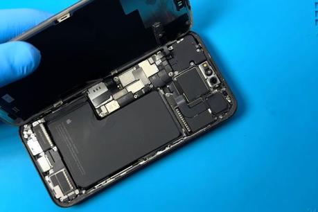 Cómo pegar la pantalla del celular