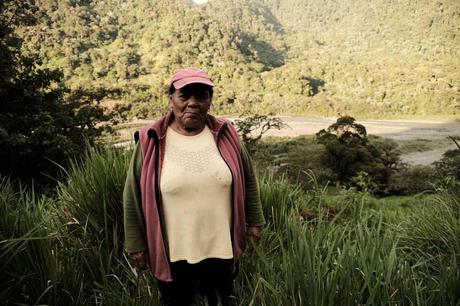 Rosa Lanchimba de 79 años, madre de Magdalena Lanchimba, descendiente kichwa de Cayambe. Sector El Salado, cantón El Chaco, Provincia de Napo, 2024