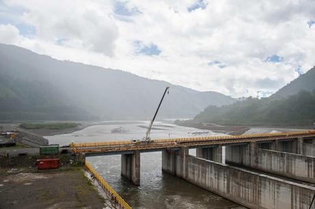 Construcción de la Central Hidroeléctrica Coca Codo Sinclair, cantón el Chaco, provincia de Napo, 2015.
