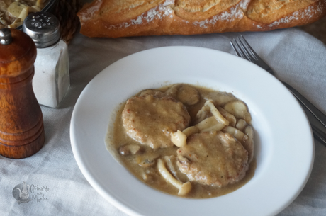 Hamburguesas con salsa de champiñones Hamburguesas con salsa de champiñones