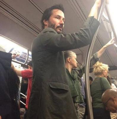 Lo que sabemos de Keanu Reeves. Lo que sabemos de Keanu Reeves.