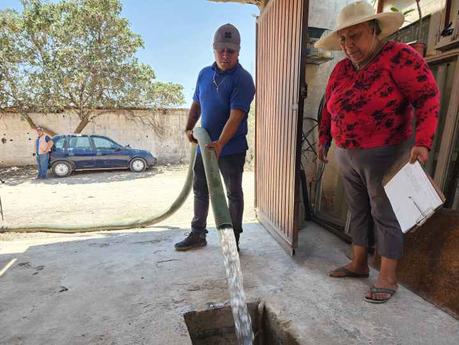 Interapas aborda la falta de agua en colonia Las Flores con medidas inmediatas y revisión técnica