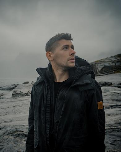 El impresionante land art dinosauriano de David Popa