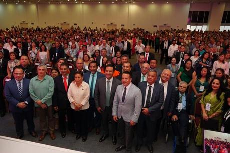 Poder Ejecutivo de San Luis Potosí rinde homenaje al magisterio en su día