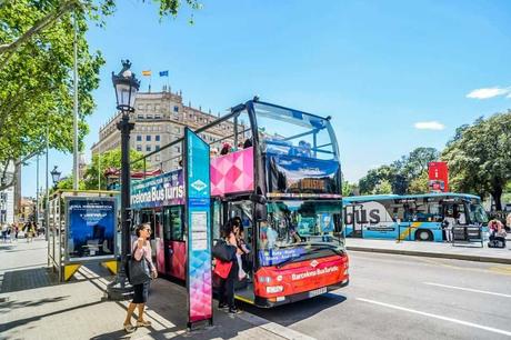 Viaje gratuito por Nou Barris en autobús panorámico durante su Fiesta Mayor