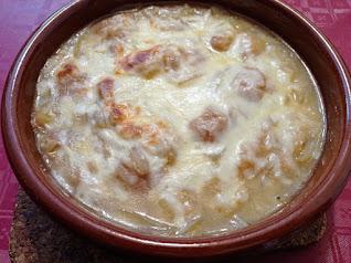 Sopa de cebolla gratinada