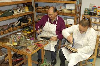 Ejemplares momentos de la industria del calzado. El principio de la industria zapatera en Elda