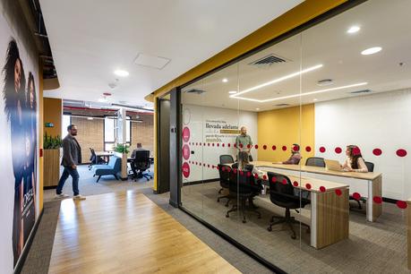 Oficinas L’Oréal, Bogotá / Contract Workplaces