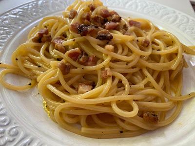 ESPAGUETI CARBONARA