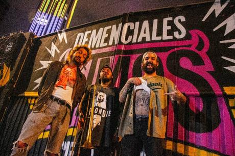 La orquesta colombiana de salsa La Radio Bembé presenta ‘Radio Punk’ y ‘Jairito’