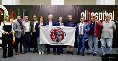 Autoridades políticas, miembros de la Asociación Salgueir... Autoridades políticas, miembros de la Asociación Salgueir...