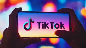 Vitrina de nimiedades | ¿Nos atrapará la seducción política de TikTok?