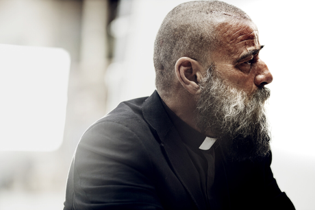 ’30 monedas’. La serie de Alex de la Iglesia en HBO ofrece una descomunal orgía de terror puro y libre