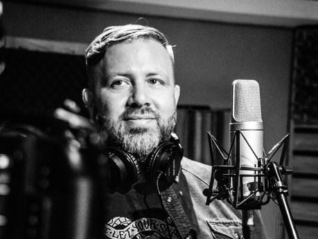 ‘Known Behaviors’ es el disco debut del músico, cantante y compositor colombo estadounidense Falquez Falquez - Known Behaviors 5