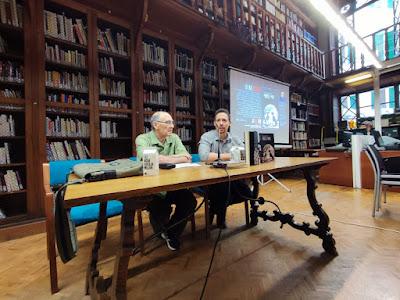 “Perros de papel” en la Biblioteca Cort.